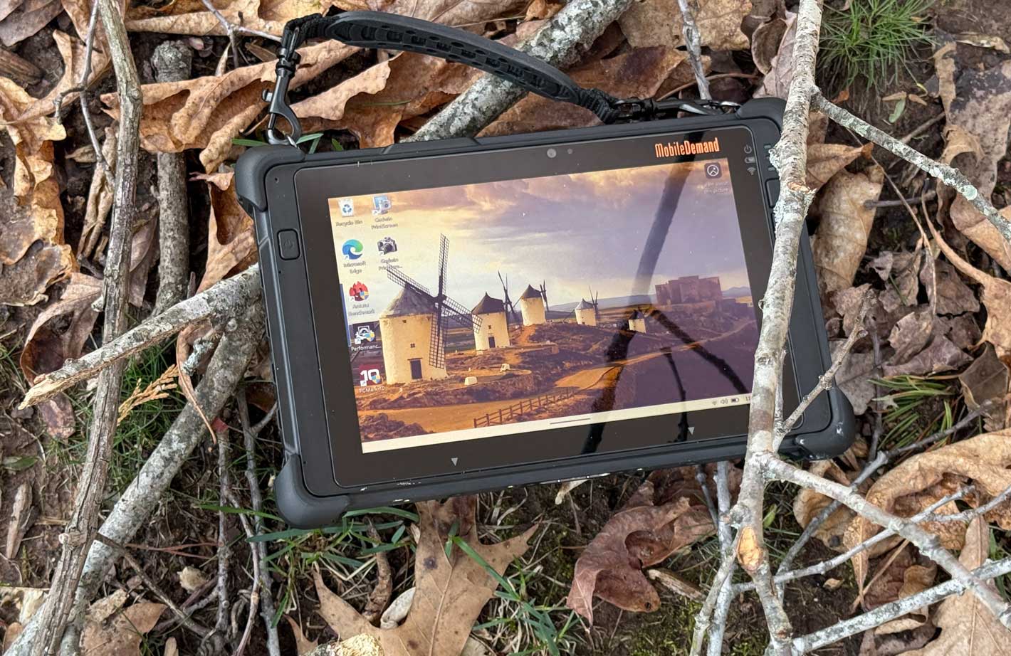 MobileDemand xTablet T8655 Review - Rugged 8-Inch Windows Tablet